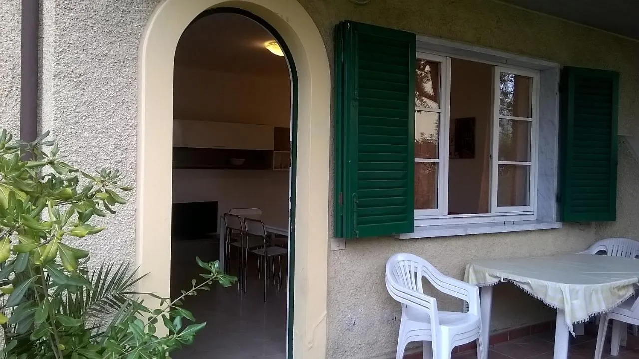 La Casetta Di Marina Di Massa Apartment